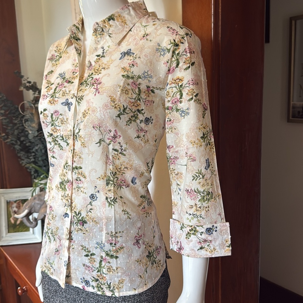 NWT northern reflections size small cotton Floral Button-Up Blouse